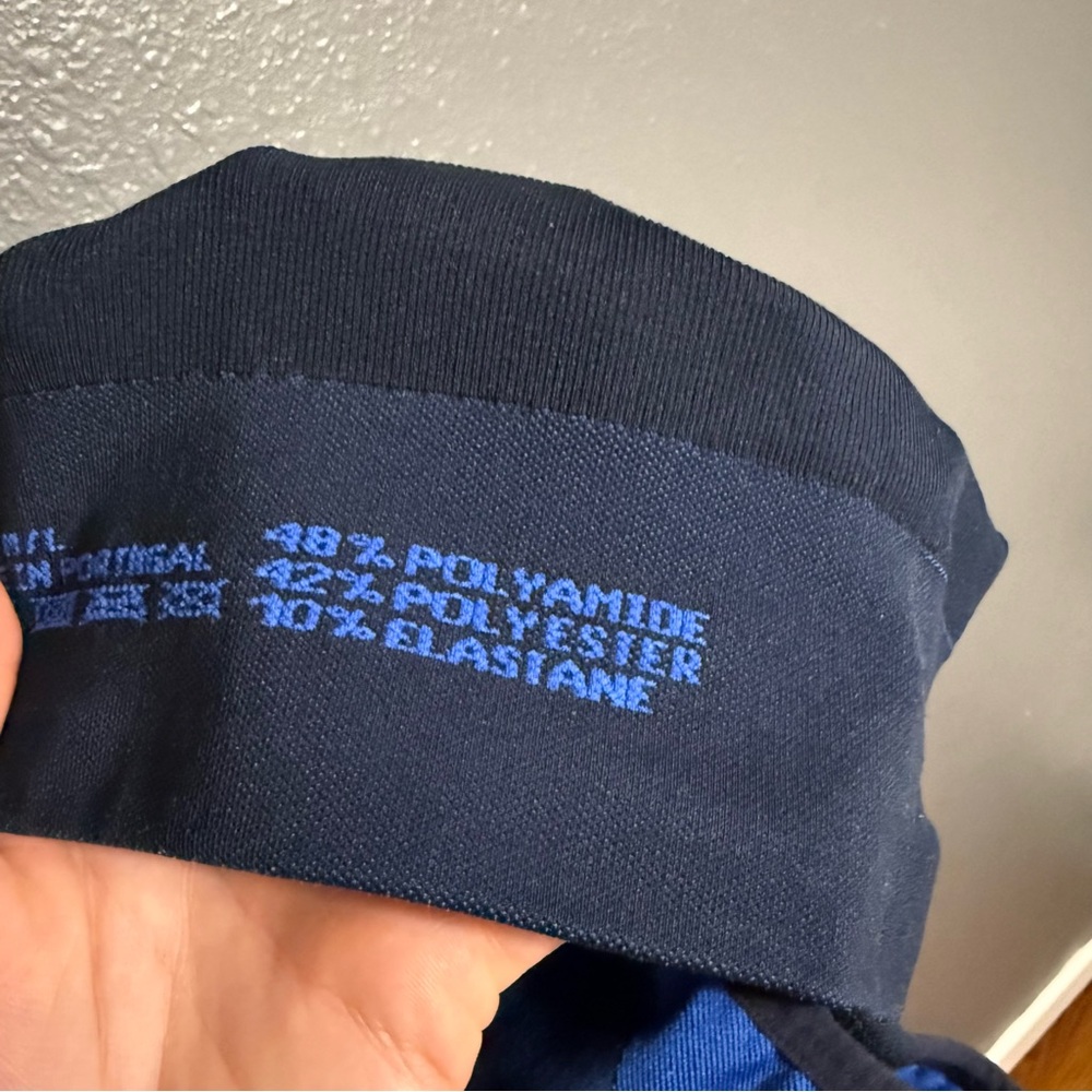 LNDR Seamless Navy Blue Sports Bra with Red Trim - Picture 5 of 7